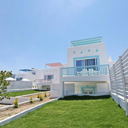 Xenos 6 With A Private Pool Near The Sea Vila