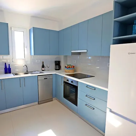 Xenos 6 With A Private Pool Near The Sea *