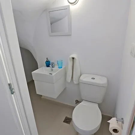 Xenos 6 With A Private Pool Near The Sea Τιγκάκι