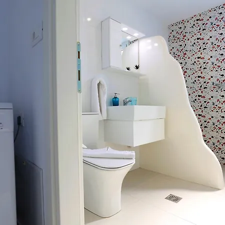 Xenos 6 With A Private Pool Near The Sea Tigaki