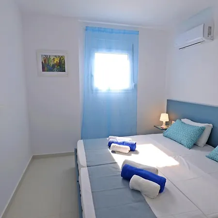 Xenos 6 With A Private Pool Near The Sea