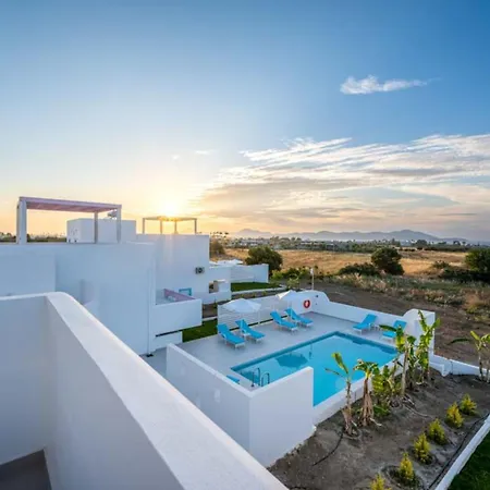 Xenos 6 With A Private Pool Near The Sea Tigaki