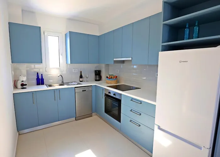 Xenos 6 With A Private Pool Near The Sea *