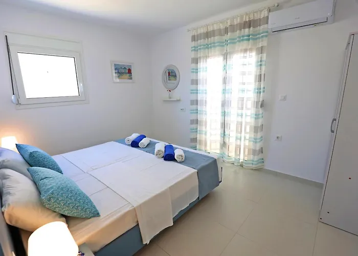 Xenos 6 With A Private Pool Near The Sea