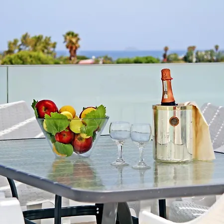 Villa Xenos 6 With A Private Pool Near The Sea Tigaki