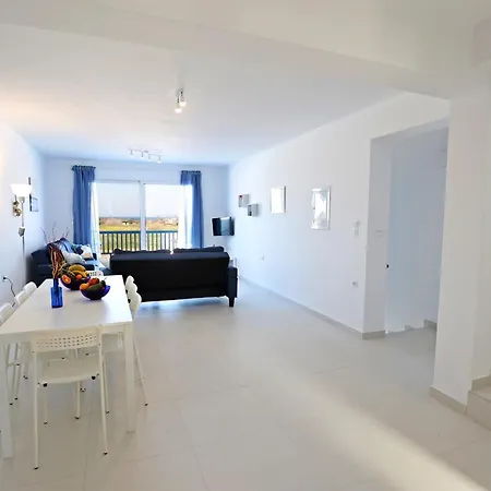 Xenos 6 With A Private Pool Near The Sea Tigaki